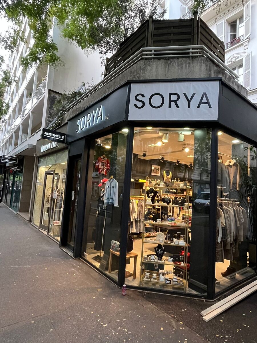 Enseigne Sorya en lettres boîtier sur façade d'angle — DPS Boulogne