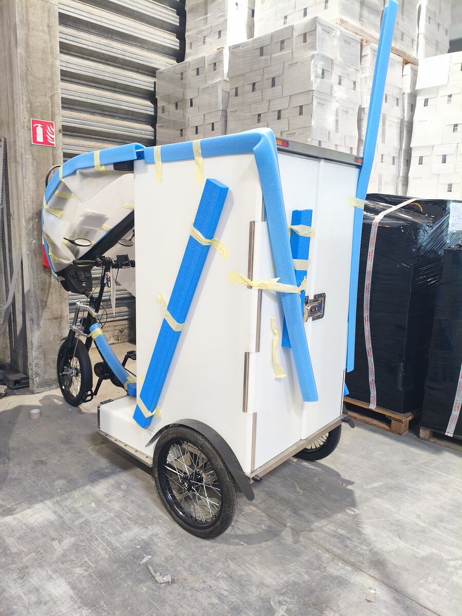 Caisson de vélo-cargo encore nu, avant le marquage — DPS Boulogne