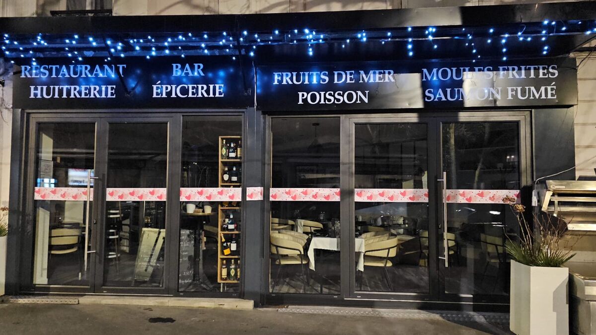 Lettrage adhésif blanc Restaurant Huîtrerie, Bar, Épicerie, Fruits de mer sur une devanture — DPS Boulogne