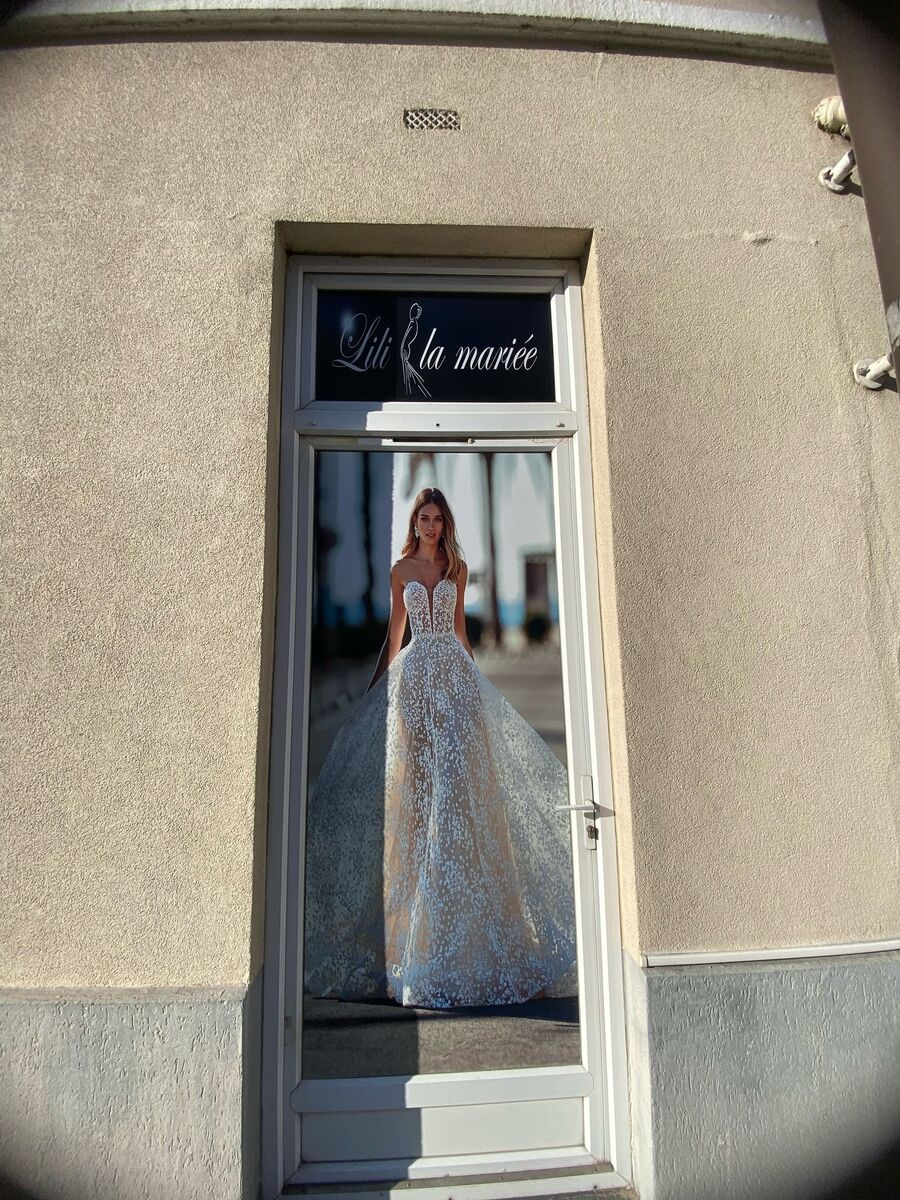 Porte de boutique habillée d'une vitrophanie imprimée en photo — DPS Boulogne