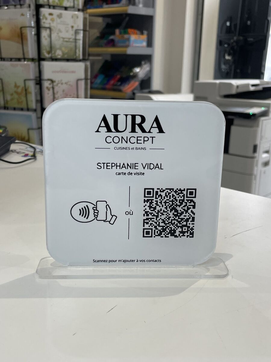 Carte de visite NFC Aura Concept sur socle — DPS Boulogne